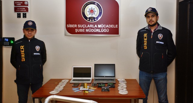 Dubaili hackerlerle iş yapan dolandırıcılar tutuklandı
