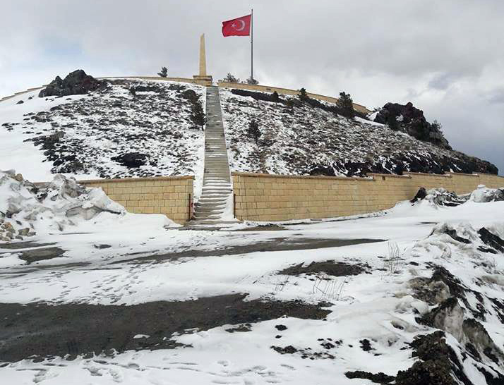 Erzurum’un yüksek kesimlerine Mayıs karı