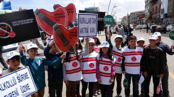 Erzurum'da Öğrenci polisler uyardı