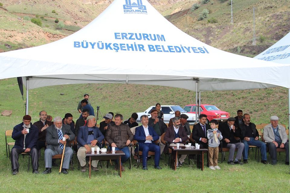 Oltulu Aşık Mevlüt İhsani mezarı başında anıldı