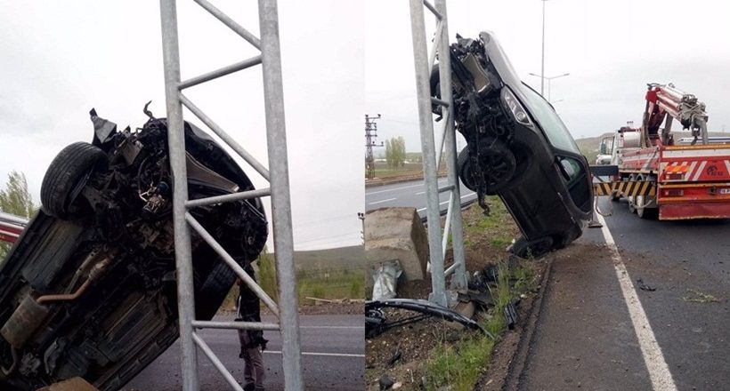 Erzurum'da otomobil direğe çıktı!