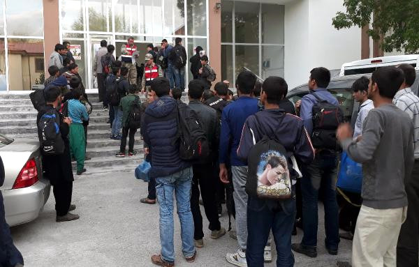 Erzurum'da 52 Göçmen Otobüste Yakalandı