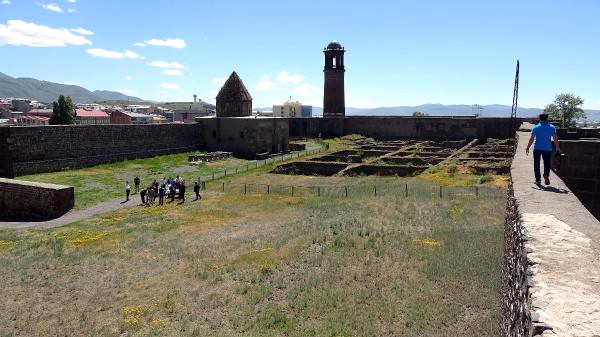 Erzurum Kalesi'nin Surlarına Seyir Terası