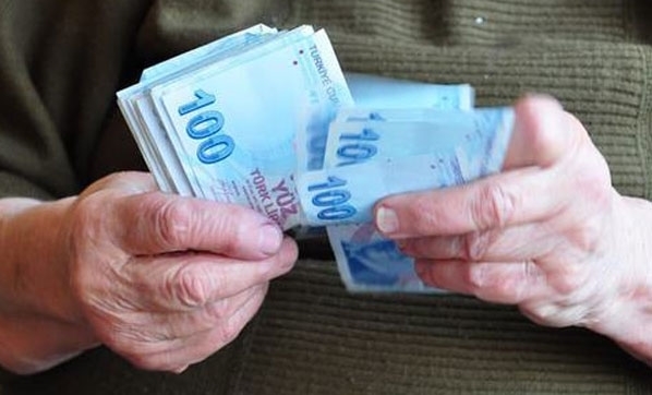 Emekliler bayrama maaşla başlıyor