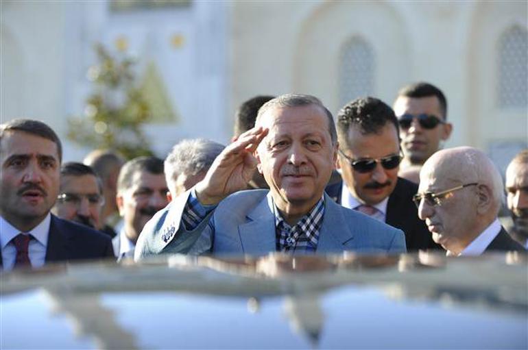Erdoğan camide kısa süreli rahatsızlık geçirdi, durumu iyi