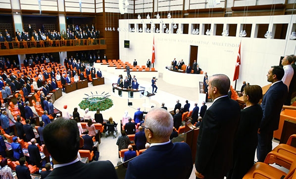 Meclis'te tarihi oturum yapıldı