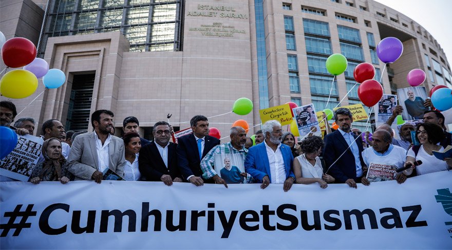 Cumhuriyet gazetesi davasında ikinci gün