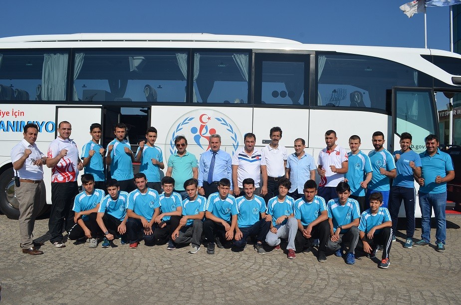 Erzurum’un karate kervanı İran yollarında