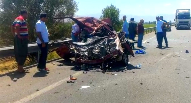 Erzincan'da Trafik Kazası: 3 Ölü