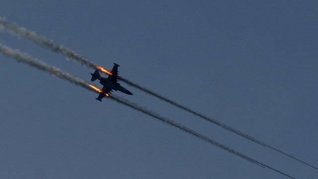 Irak ordusu Telafer'e hava bombardımanı başlattı