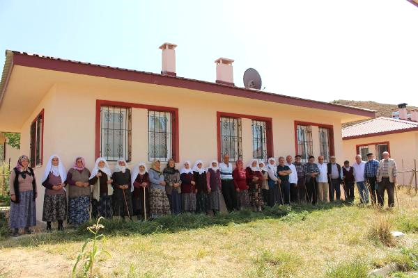 Afetzedeler: Konutları Alın Bizi de Huzur Evine Yerleştirin