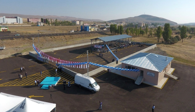 Büyükşehir’in yatırımı Köprüköy Canlı Hayvan Pazarı açıldı