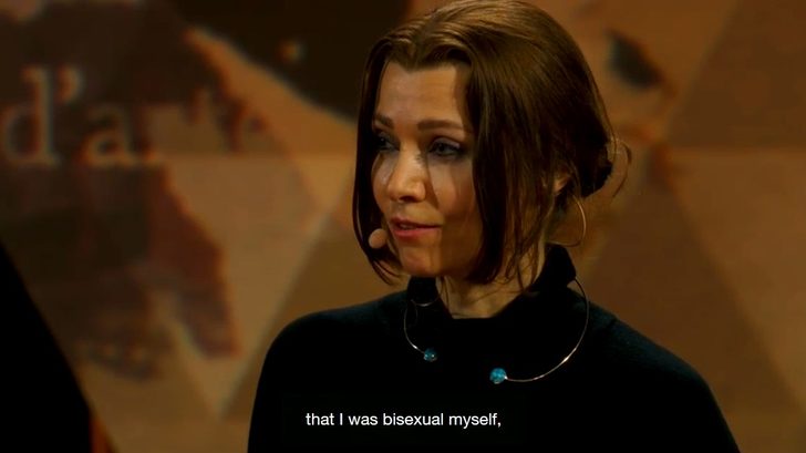 Elif Şafak'ın biseksüel açıklaması sosyal medyada da gündem oldu