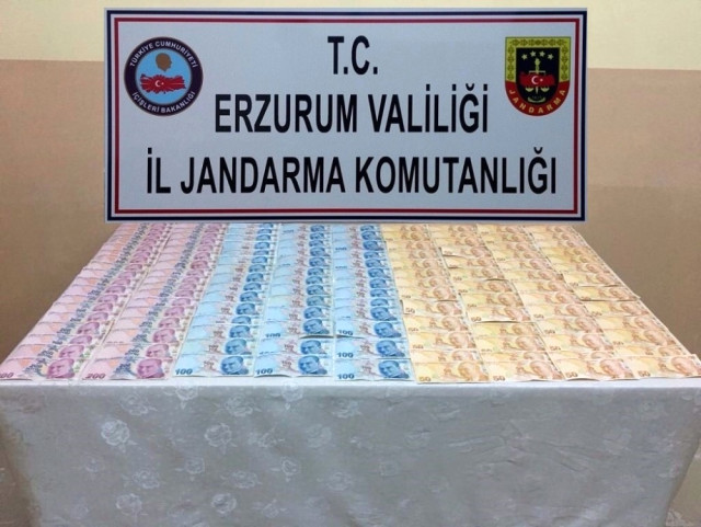 Erzurum'da Jandarmadan Sahte Para ve Kaçak Göçmen Operasyonu