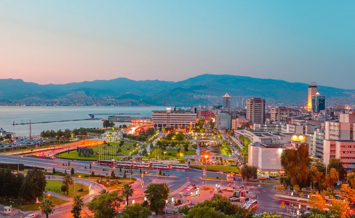 İzmir Demokrasi Üniversitesi'nde Okumak, İzmir'de yaşamak...