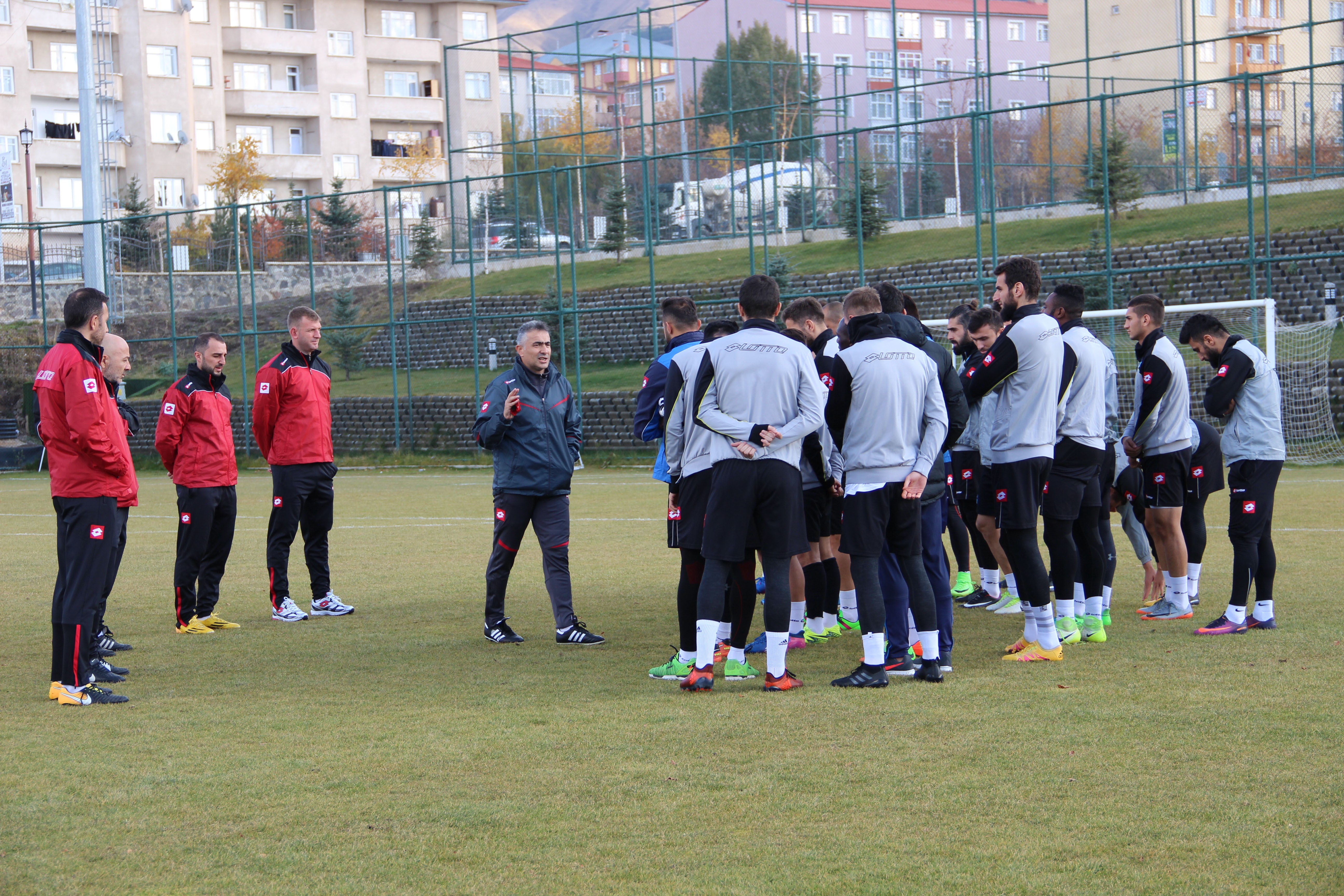 BŞB Erzurumspor’da Altıparmak, ilk antrenmanına çıktı