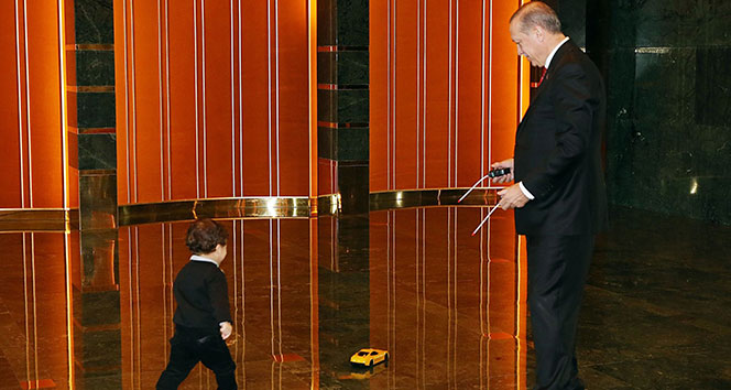 Cumhurbaşkanı Erdoğan, torunuyla fotoğrafını paylaştı