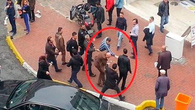 Osman Tanburacı sokak ortasında saldırıya uğradı