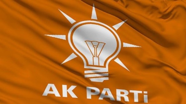 AK Parti'de 3 il başkanı istifa etti