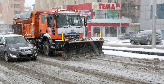 Büyükşehir'in Kar Timleri İş Başında