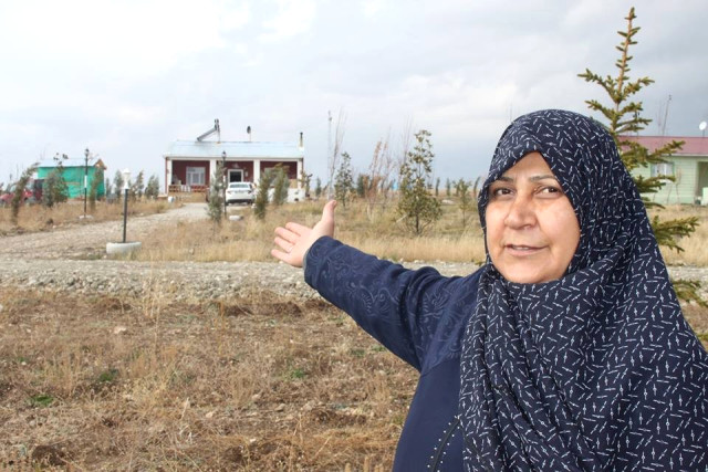 35 Yıl Sonra İstanbul'dan Erzurum'a Dönerek Çiftçilik Yapmaya Başladı