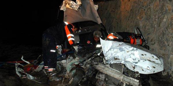 Erzincan'da Kaza: 2 Ölü, 2 Yaralı