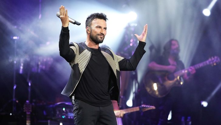 Tarkan’ın ‘Beni Çok Sev’ şarkısı 30 yıllık şarkıdan çalıntı iddiası!