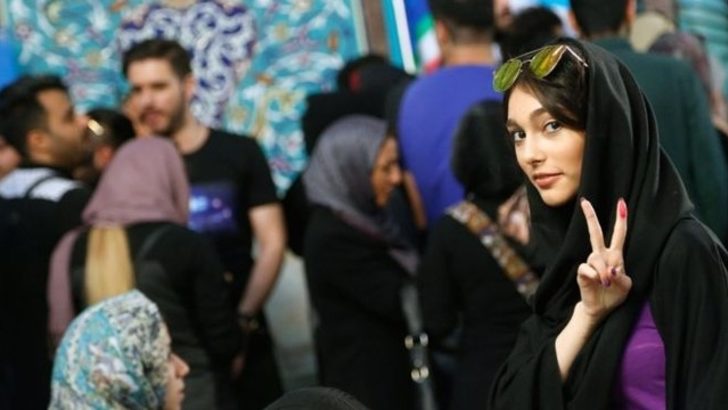 Tahran'da İslami kıyafet kurallarına uymayan kadınlar artık gözaltına alınmayacak