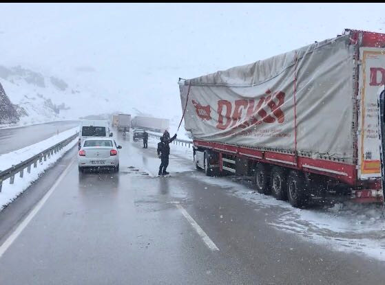 Erzurum - Horasan Karayolu Ulaşıma Kapandı