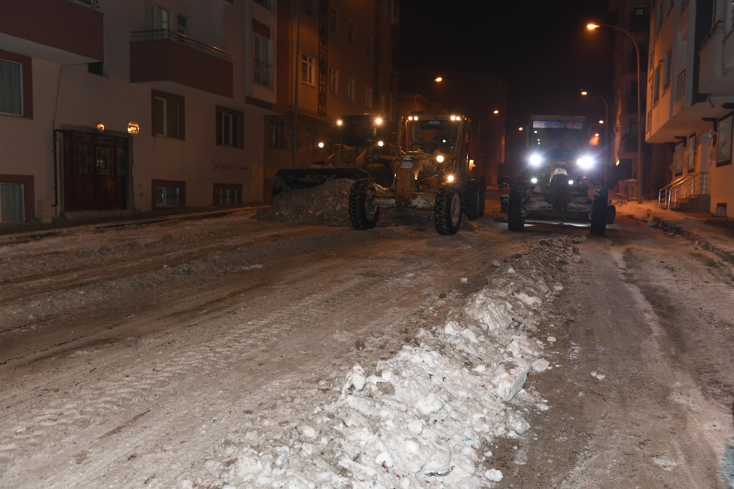 Yakutiye'de kar çalışması