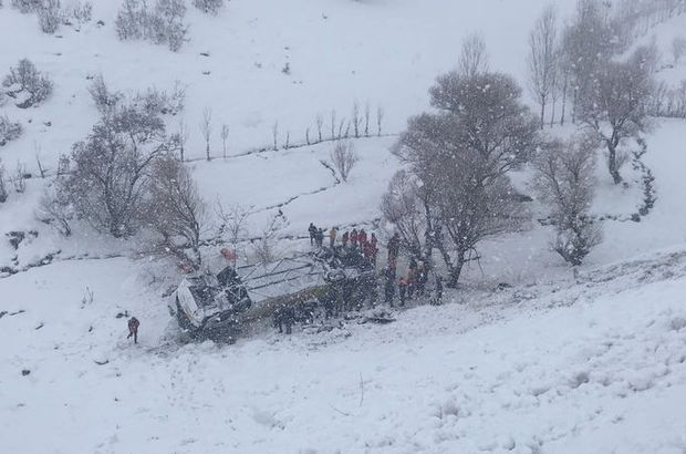 Muş'ta Yolcu Otobüsü Dereye Uçtu: 6 Ölü, 20 yaralı