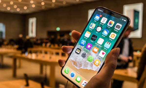 Uygun fiyatlı iPhone X gelebilir!