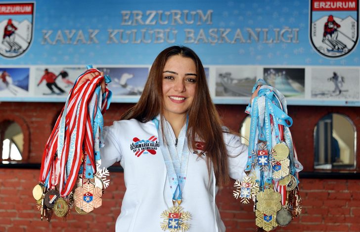 Erzurum'da O Bir Madalyakolik