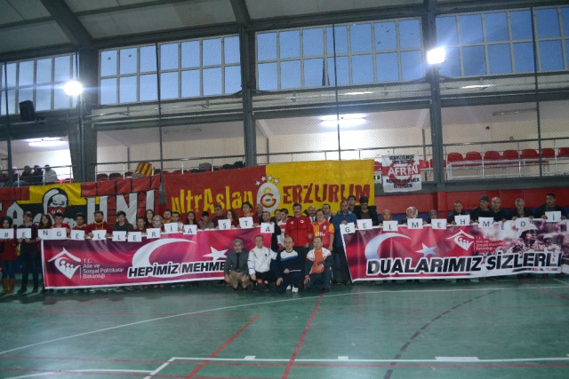 Erzurum'da 'Engelleri Aşta Gel Mehmet'im' Futbol Müsabakası