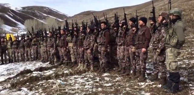 Erzurum'da Operasyon Sonrası 'Komando Andını" Söyledi