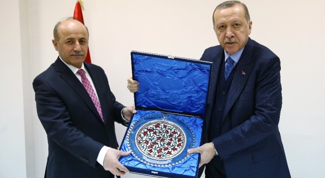 Cumhurbaşkanı Erdoğan, Erzurum Valisi ve Büyükşehir Belediye Başkanını Kabul Etti