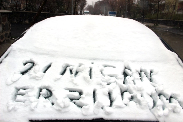 Erzurum'a Baharda Kar Sürprizi