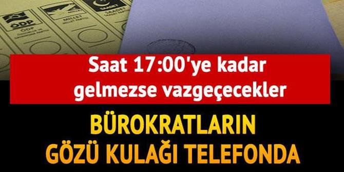 Bürokratların gözü kulağı telefonda...