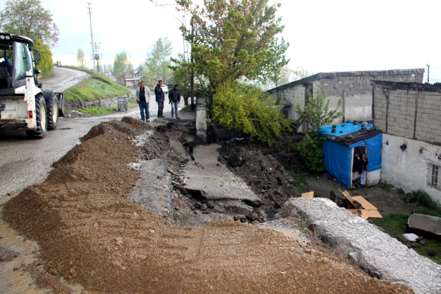 Erzurum'da Sağanak Yağış Etkili Oldu