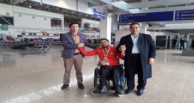 Avrupa Şampiyonu Gökhan Seven memleketi Erzurum’da karşılandı