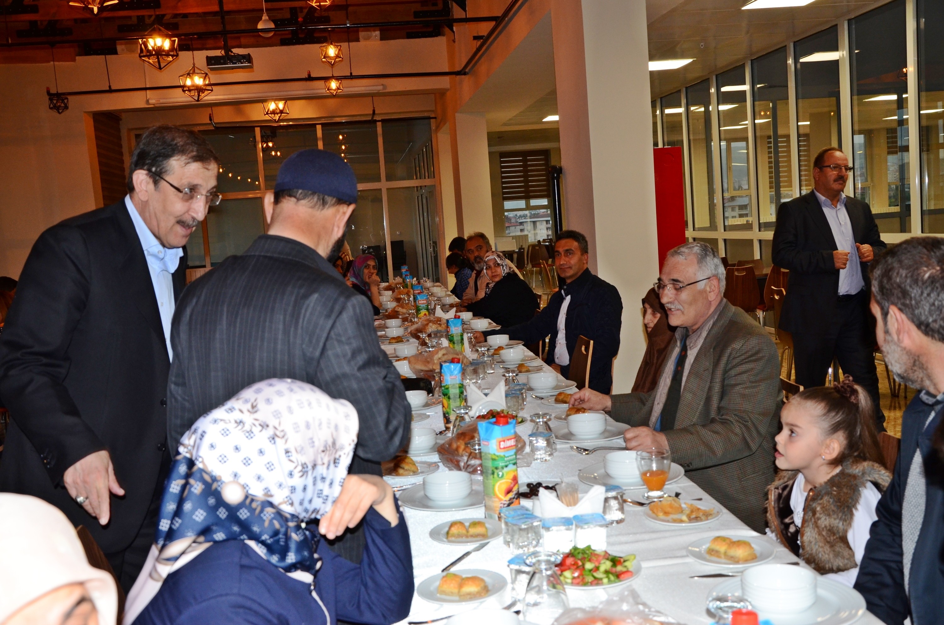 Başkan Bulutlar, şehit ailelerine iftar yemeği verdi