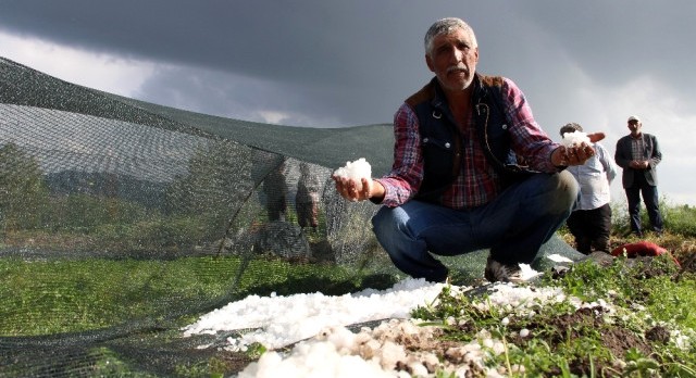 Erzurum'da Dolu Seraları Vurdu