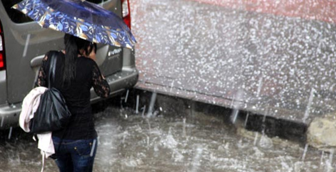 Erzurum'da şiddetli sağanak