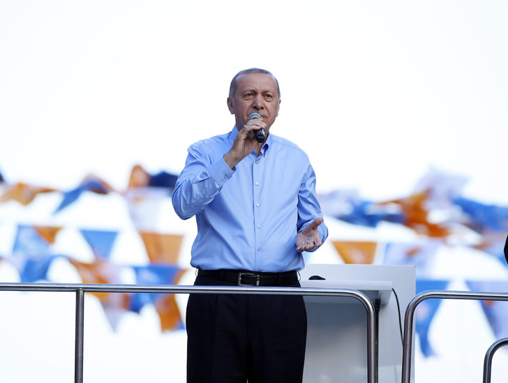 Cumhurbaşkanı Erdoğan AK Partilileri böyle uyardı: Bizi zora sokar