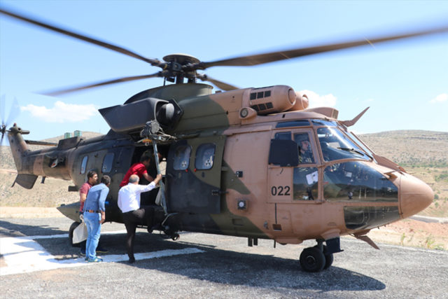 Oy pusulaları askeri helikopterle taşındı