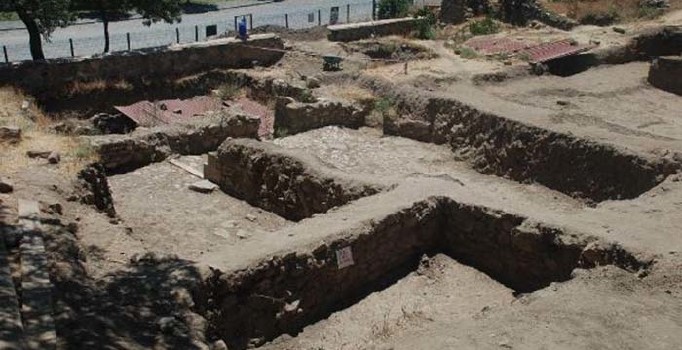 Elazığ'da 450 yıllık mahalle günyüzüne çıktı