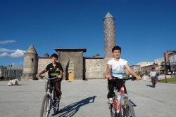 Erzurum'un kent meydanı oldu!