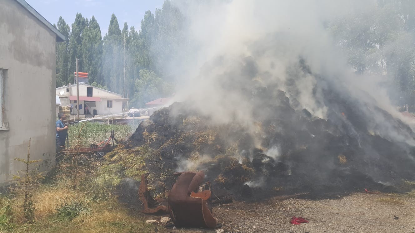 Pasinler’de ot balyaları kül oldu