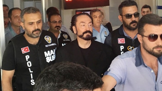 Adnan Oktar adliyeye sevk edildi