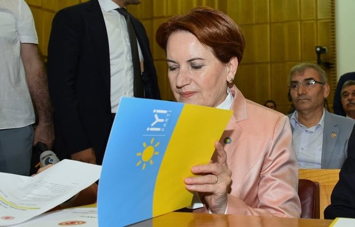 Meral Akşener neden istifa etti?